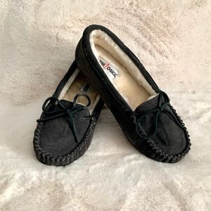 Minnetonka Cally Slippers